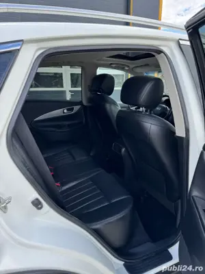 Infiniti 10500  - imagine 12