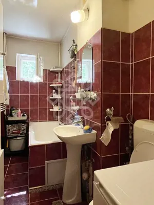 Apartament cu 3 camere de vanzare la etajul 2 in Nufarul - imagine 4