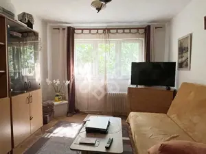 Apartament cu 3 camere de vanzare la etajul 2 in Nufarul