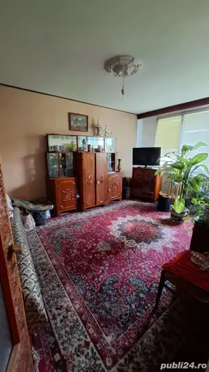 Proprietar Drumul Taberei 2 camere decomandate, 4 4, Valea Oltului 8,in spate este Lidl, liber