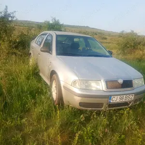 Vând Scoda Octavia