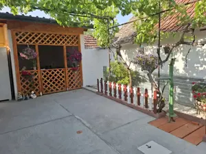 Casa 3 camere in Nadlac renovata recent - imagine 12