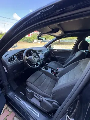Volkswagen Tiguan 1.5 TSI | 2020 | R-Line | 131 CP | Black Pearl - imagine 8