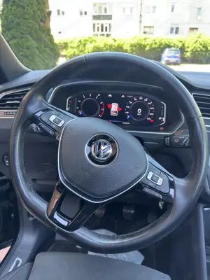 Volkswagen Tiguan 1.5 TSI | 2020 | R-Line | 131 CP | Black Pearl - imagine 5