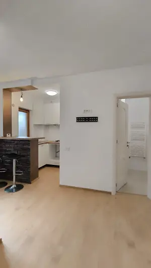 Zona Ronat, apartament la vila, totul nou, parcare privata, centrala, clima - imagine 3