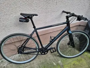 Bicicleta trekking Cube