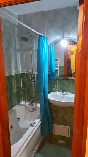 vand apartament decomandat cu doua camere