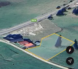 Vând 3000 mp Dealul Sasului