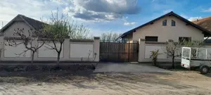 Vând casa la țară in Gepiu Bihor