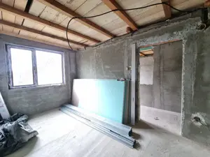 Constructie noua situata in Vanatori 400 mp teren sc- 80 mp strada asfaltata - imagine 4
