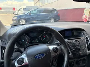 Vând Ford Focus 1.6 l 2011 - imagine 5