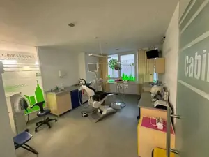 Calarasilor-Delea Noua, clinica stomatologica - imagine 4