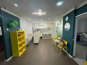 Calarasilor-Delea Noua, clinica stomatologica - imagine 3