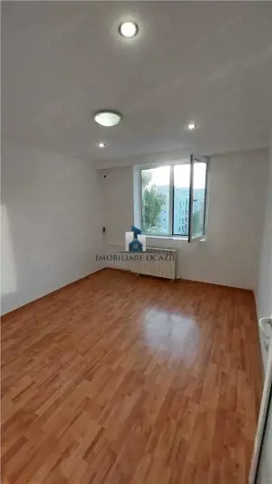 Vanzare Apartament 4 Camere Semidecomandat Sos. Berceni - imagine 2