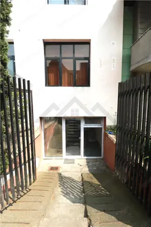 Spatiu comercial 20mp , zona Lipovei