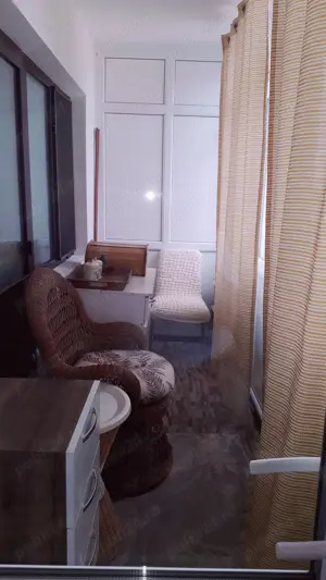 Vand apartament ultracentral, in Găesti, cu 4 camere decomandate, ( bucatarie, 2 bai si 2 balcoane). - imagine 10