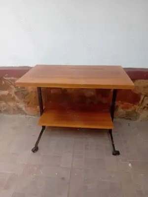 Masa pe roti (masa de cafenea)