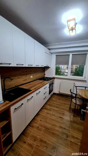 Proprietar inchiriez ultracentral decomandat si renovat  - imagine 2