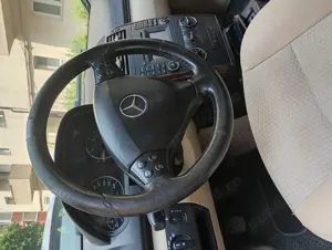       Vând Mercedes A class A180      - imagine 6