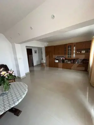 Apartament de vanzare, cu 3 camere, 86mp , Campia Turzii zona Centrala