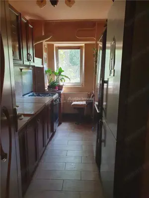 garsoniera sebastian, parc, str. Motoc - imagine 2