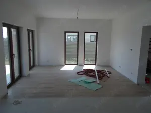 Vila, P+E, Mosnita noua, 4 camere, 141mp, teren 632mp, centrala gaz, utilitati