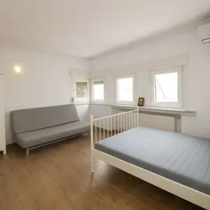 Garsoniera P-ta Romana, 29 mp, renovata, ideal investiție ! - imagine 2