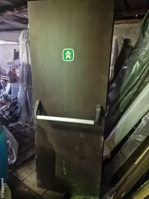 UȘI cu mâner anti panică preț 700 lei