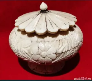 Antică cutie tibetană din fildeș 