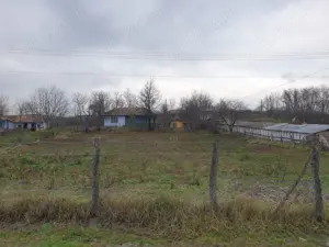 Casa batraneasca de vanzare - imagine 2