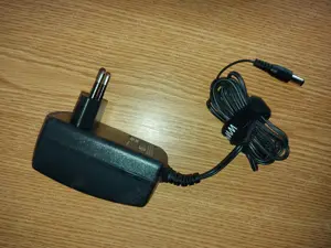 Incarcator rapid acumulatori 20V  2.4A sau 4 A,  FERM CDA1169 - imagine 5