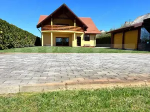 Vila la cheie, zona Odoreu, 2330 mp teren - imagine 2