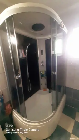 Cabină mare de duș folosită în  stare buna, demontata cu acoperis și  dus mare plus 6 mai mici.