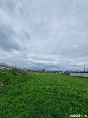 Vând teren intravilan