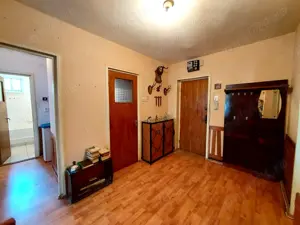 De vânzare apartament 3 camere, Deva  80 mp  str. Titu Maiorescu, parter - imagine 3