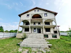 Casă spațioasă S+P+1E+M și teren generos 1664 mp