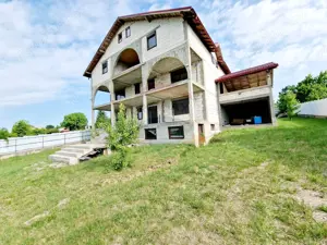 Casă spațioasă S+P+1E+M și teren generos 1664 mp - imagine 2
