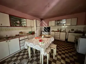 Casa cu 5 camere, 777 mp teren la MOLDOVA VECHE, ideal casa de vacanta - imagine 4 Casa cu 5 camere, 777 mp teren la MOLDOVA VECHE, ideal casa de vacanta - imagine 4