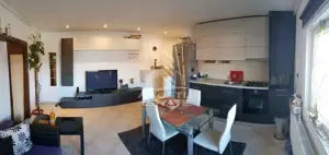 Apartament cu 3 camere, centrala proprie,  zona Soarelui