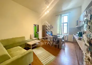 Casa cu 2 apartamente – zona Piata Catedralei