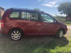 Mașina Vw Touran roșie  - imagine 2