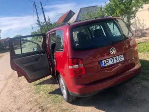 Mașina Vw Touran roșie  - imagine 5