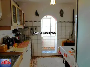 Vanzare apartament 3 camere decomandat in Ploiesti, zona 9 Mai - imagine 11 Vanzare apartament 3 camere decomandat in Ploiesti, zona 9 Mai - imagine 11