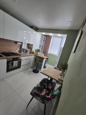 Oferim spre inchiriere garsoniera in zona 1 Decembrie