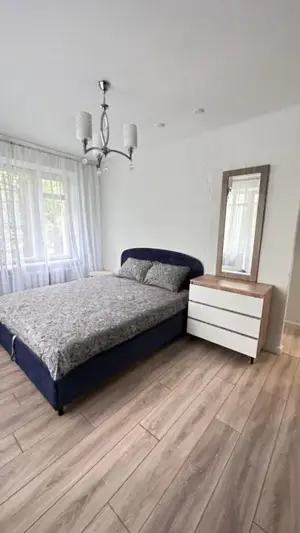 Ofer spre inchiriere garsoniera in zona Titan 