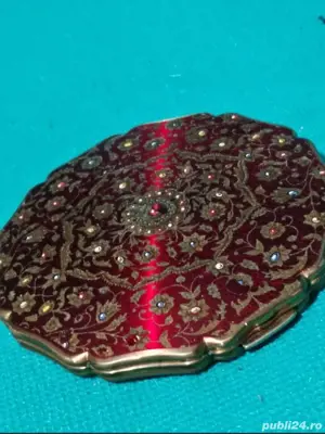 Pudrieră Stratton Anglia 