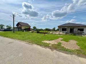 Proprietar, fara comision, teren+constructie, situata in localitatea Dinias,22km de Timisoara