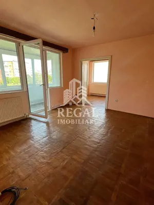 Apartament 3 camere – Ultracentral, vedere spre pietonală și Parc - imagine 2