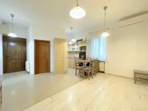 Apartament 3 camere, garaj si boxa - zona Centrala-Prefectura - imagine 14