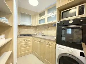 Apartament 3 camere, garaj si boxa - zona Centrala-Prefectura - imagine 4